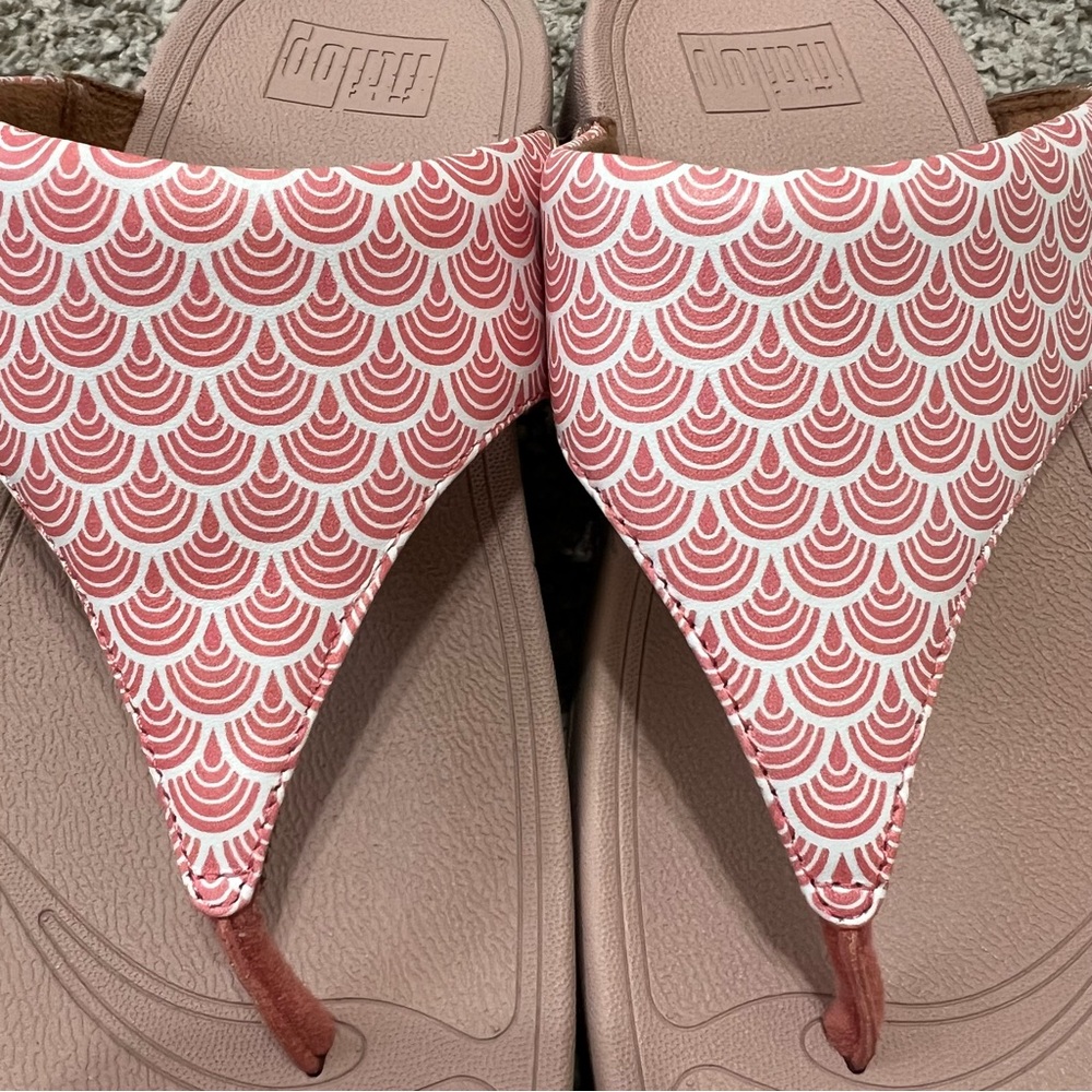 FitFlop Lulu Wave-Print Wedge Toe-Post Sandals in Soft Pink Size 7 - Picture 3 of 10